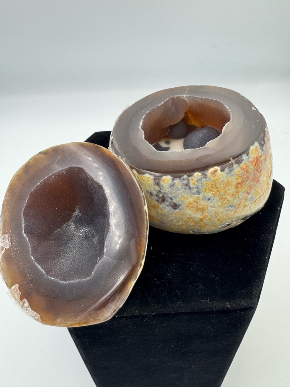 Ocean Jasper Trinket Box - Yellow, Orange & Black Speckle - Picture 5 of 6